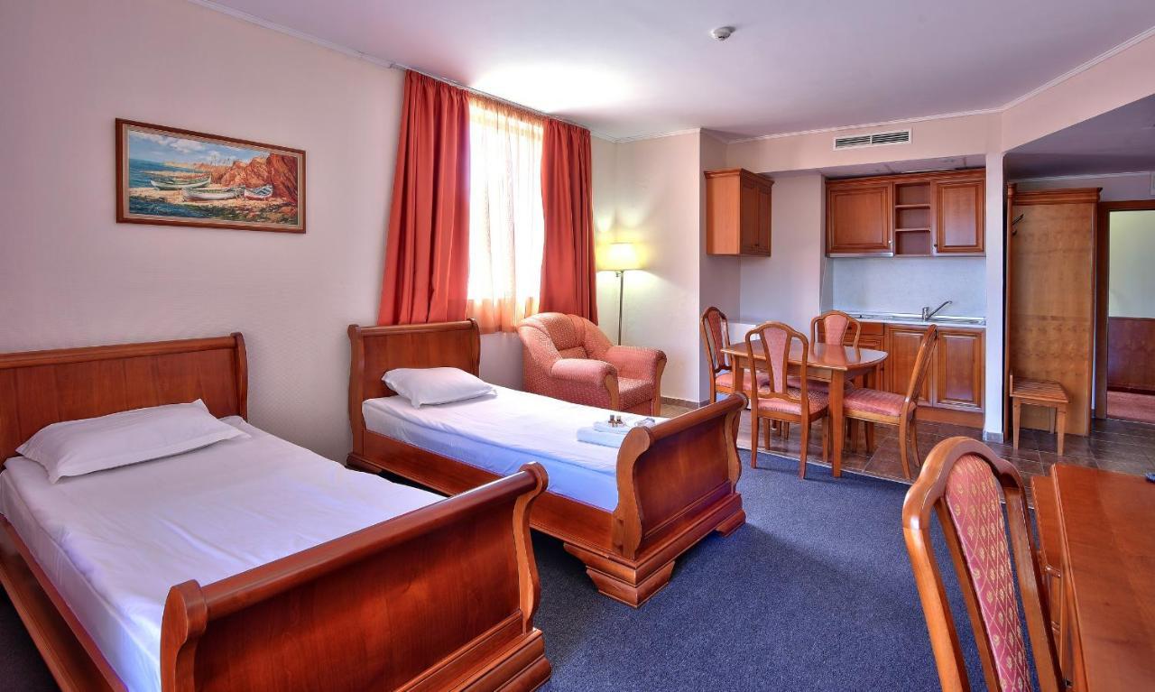 Estreya Residence Hotel And Spa Saints Constantine and Helena Bagian luar foto